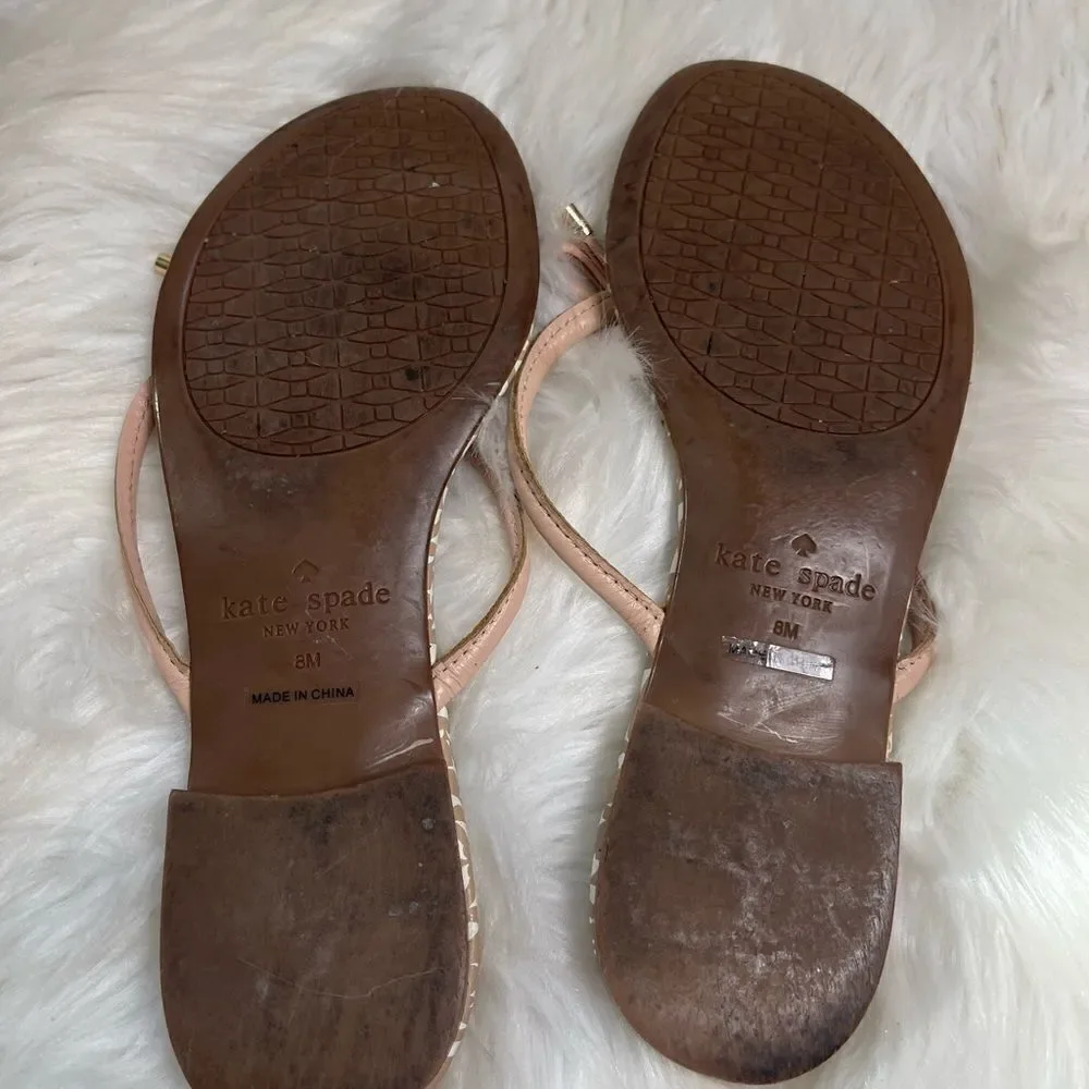 Kate Spade New York leather light pink thong Sandals with gold tone accents SZ8M